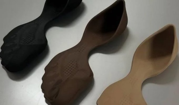 New miracle slippers from Balenciaga (3 photos + video)