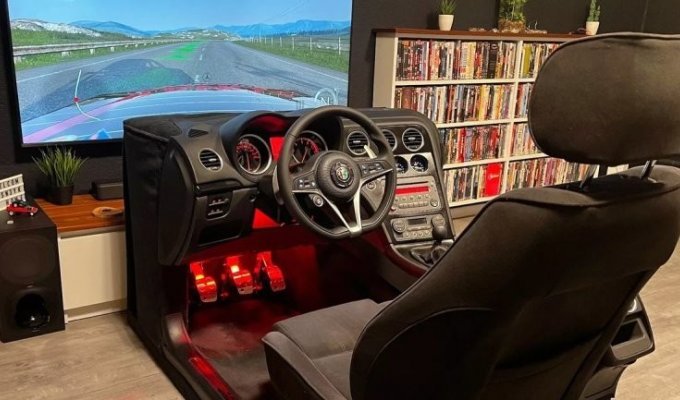 Polish Alfa Romeo fan builds a driving simulator using parts from a real car (4 photos + 1 video)