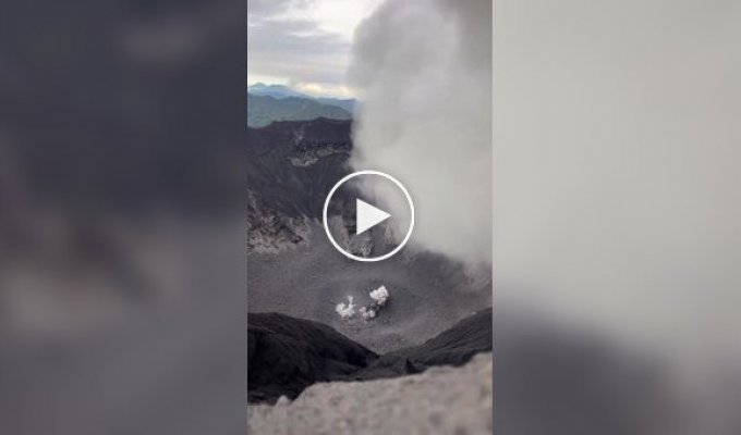 Rare video of a volcanic eruption pulse was filmed in Indonesia