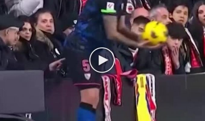 Footballer Lucas Ocampos from Seville became the victim of the most curious fan in Spain