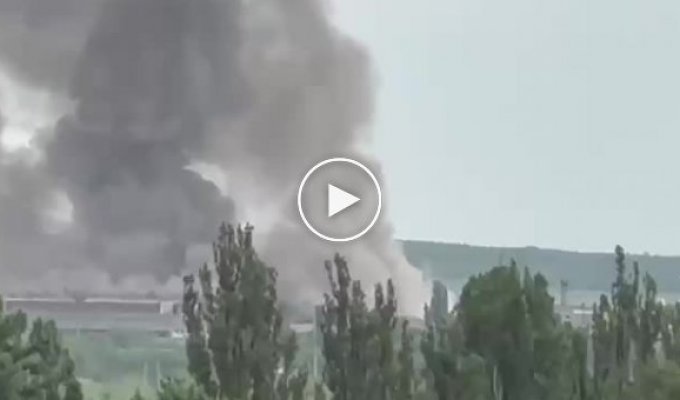 Luhanskteplovoz in Russian-occupied Lugansk was hit by rocket attacks, at least 3 Storm Shadow missiles were used