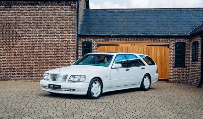 An exclusive Mercedes S-Class W140 station wagon was put up for auction (4 photos)