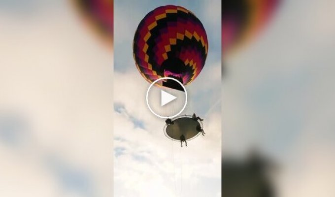 Trampoline in the clouds: extreme sports enthusiasts made an insane video that collected 16 million views in a day