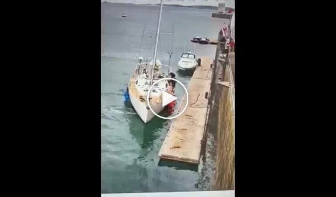 This guy knows how to get off a yacht properly