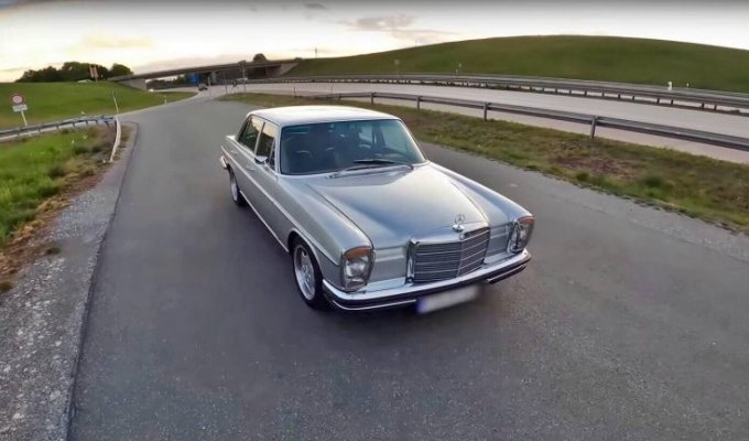 Езда на классическом Mercedes-Benz по немецкому автобану со скоростью более двухсот километров в час (2 фото + 1 видео)