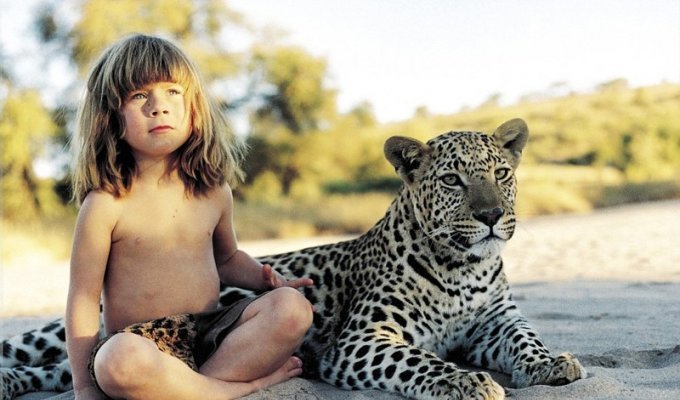 Потрясающие фото: лучшие друзья девочки-Маугли — слоны и леопарды (19 фото + 1 видео)