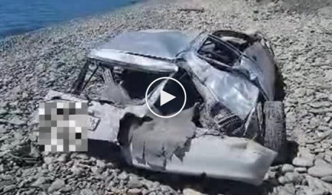 The girl survived after the car fell from a 40-meter cliff