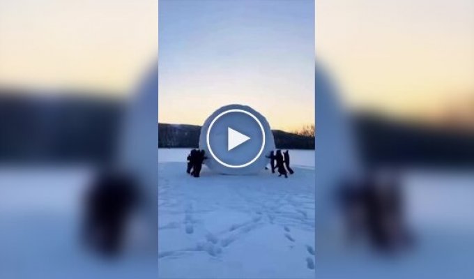 В США слепили самый большой снежный шар в мире