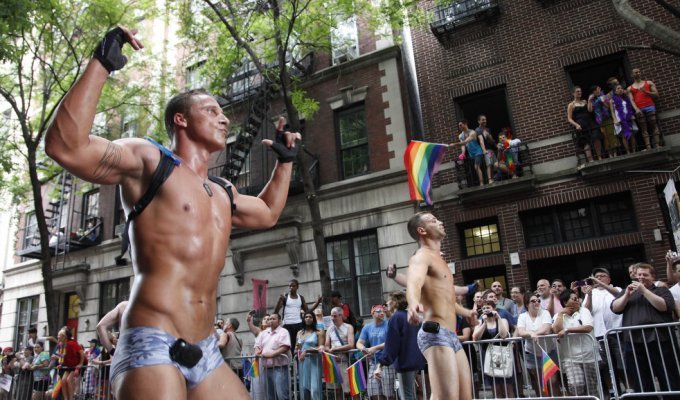 Гей-парад в Нью-Йорке (18 фото)