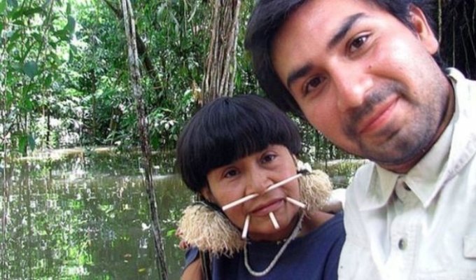 Женщина оставила семью ради жизни в джунглях (7 фото + 1 видео)