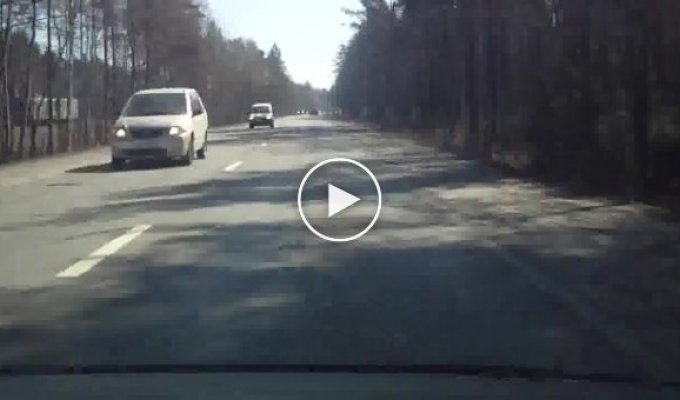 Авария с участием двух девушек-водителей