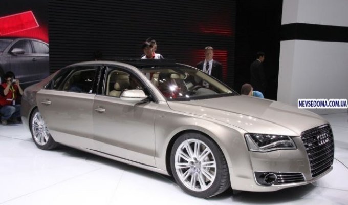 Новое демонстрационное видео Audi A8L (8 фото + видео)