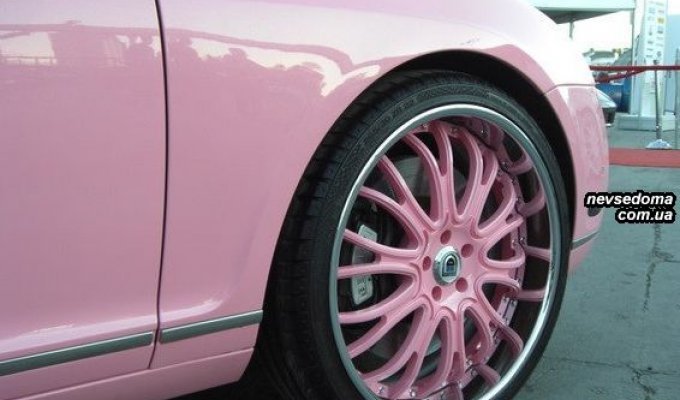 Гламурный розовый Bentley для Пэрис Хилтон. Мечта блондинок! (5 фото)