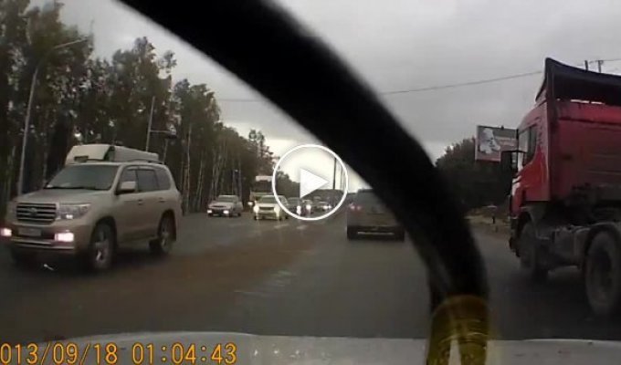 Столкновение ВАЗ 2108 и тойота королла в Новосибирске