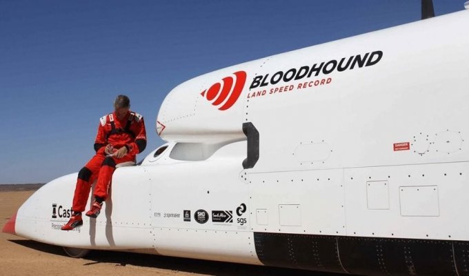 They are looking for a fearless pilot with money and sponsors for the world speed record (8 photos)