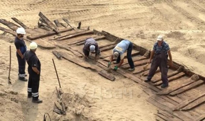 Шахтёры из Сербии нашли древнеримский корабль (4 фото)