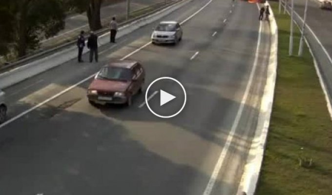 Учитель на дороге устроил аварию с пожаром (4 фото + видео)