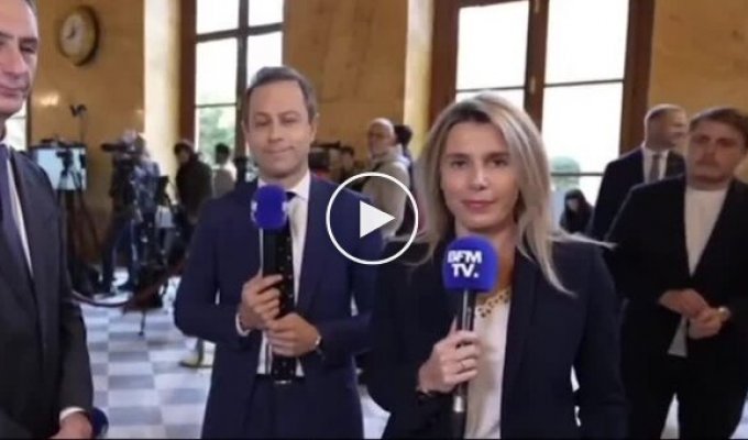 Французский политик снял дорогие часы перед интервью