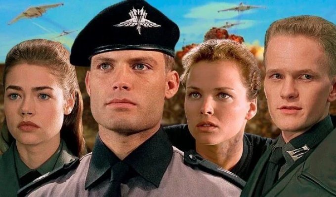 The heroes of the film "Starship Troopers" have aged a lot (3 photos)