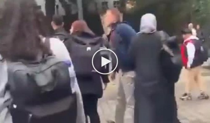 In Berlin, schoolchildren beat up a teacher over the conflict in Israel