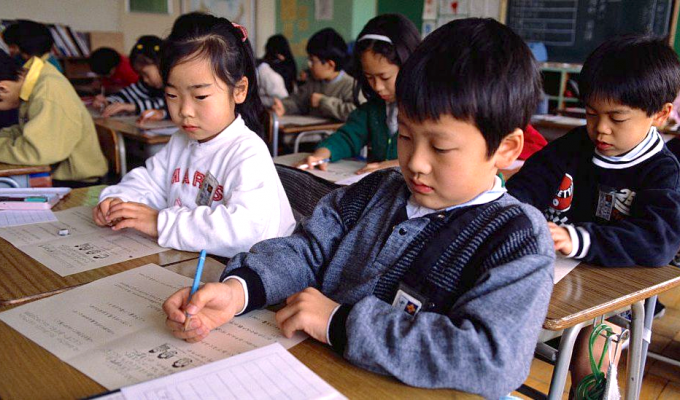 How and what little Japanese learn at school (7 photos)