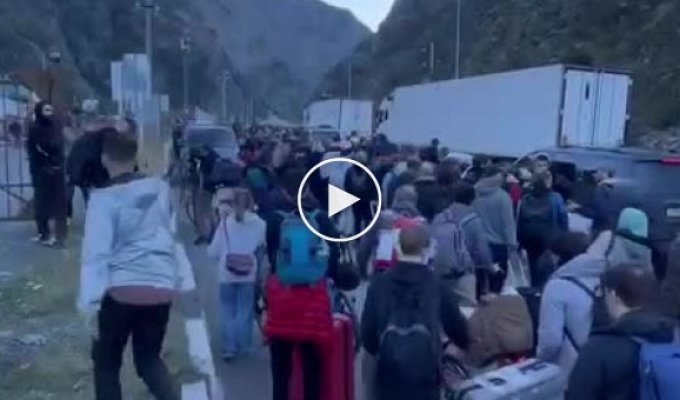 Россиянам разрешили переходить грузинскую границу пешком