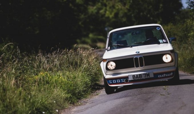 BMW 2002 Turbo: шкатулка с эмоциями начала 1970-х (25 фото + 1 видео)