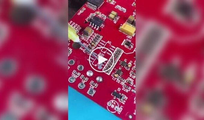 An unusual method of soldering on boards
