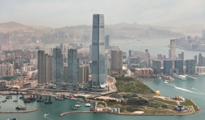 Ritz Carlton в Гонконге – самый высокий отель в мире (16 фото)