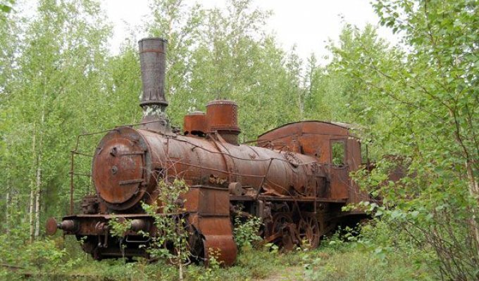 Dead road. Abandoned locomotives (47 photos and many letters)