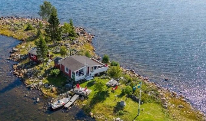 Swedish house on private mini-island hits the market for $103,000 (9 photos)