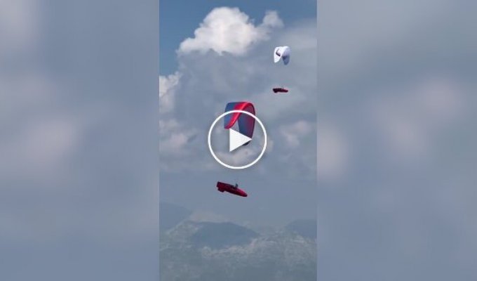 The atmosphere at the World Paragliding Championships