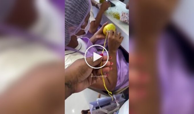 Тренировка будущих мастеров ногтевого сервиса на лимонах