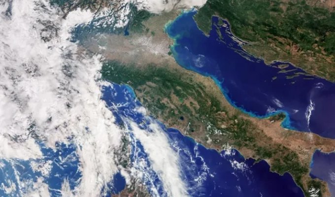 Earth Captured in First Images from New Satellite (3 Photos)