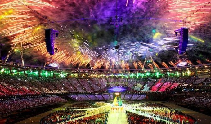 Салют на закрытии Олимпийских игр в Лондоне (14 фото)