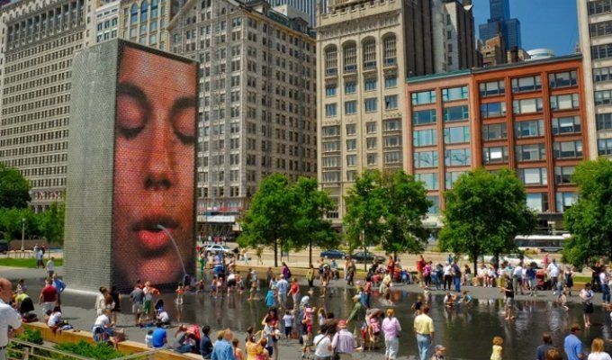 Crown Fountain: A Unique Video Sculpture in Chicago's Millennium Park (8 photos)