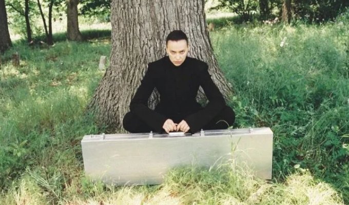 Странная фотосессия Ирины Шейк в лесу (6 фото)