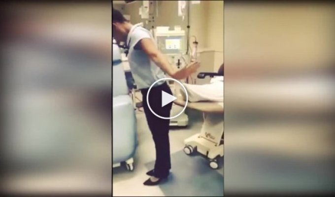 Медперсонал бразильской клиники устраивает зажигательные танцы в палатах пациентов