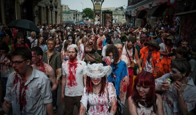 Зомби парад в Москве (25 фото)