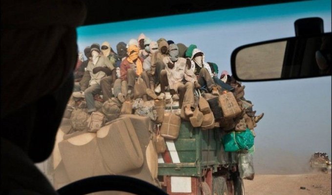 Африканские мигранты – трудный путь в Европу (15 фото)