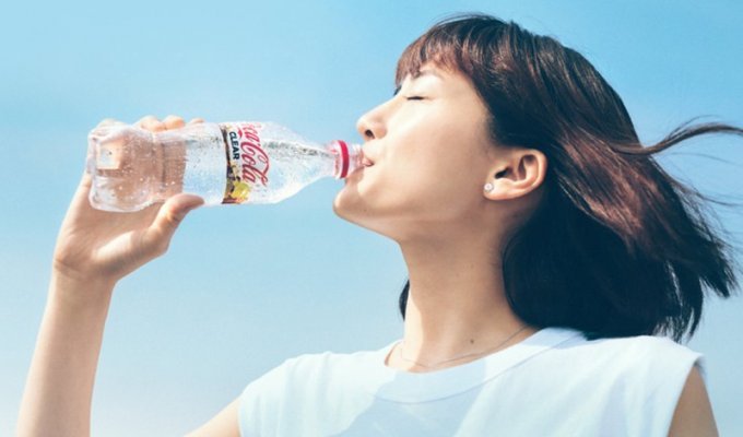 Прозрачную «Кока-Колу» выпустили в Японии (5 фото)
