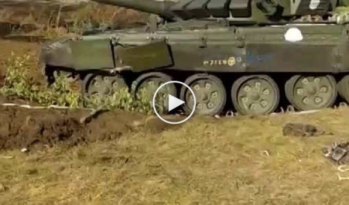 Захваченный украинцами российский танк