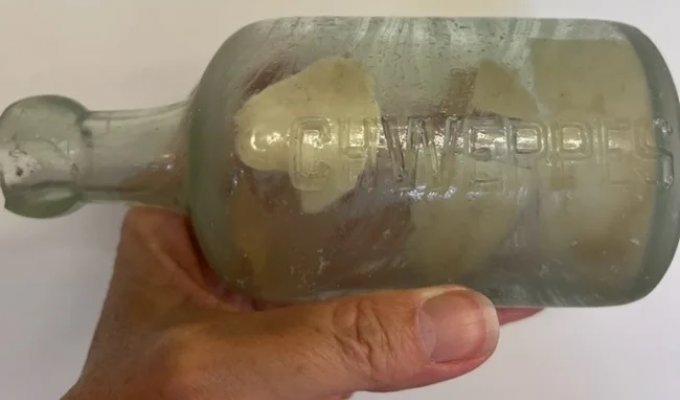 На пляже нашли бутылку с посланием солдат Первой мировой войны (3 фото)