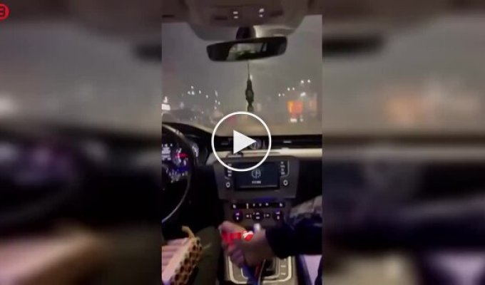 Когда запуск фейерверков из машины превращается в полный хаос