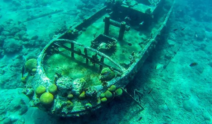 6 Haunting Ship Graveyards Around the World (29 Photos)