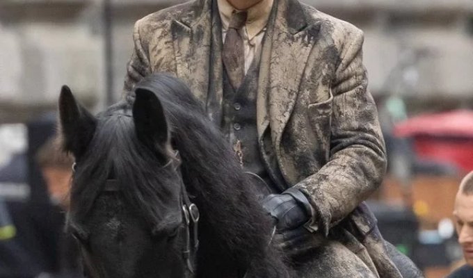 The first shots of the film "Peaky Blinders" with Cillian Murphy (2 photos + video)