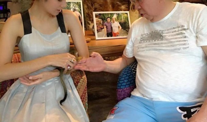 Тайская порноактриса опасается, что её 70-летний муж умрёт во время секса (12 фото)