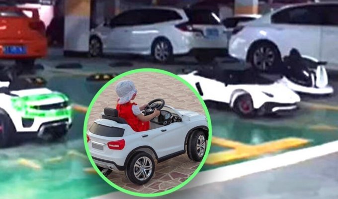 Мужчина в Китае судился за право парковать игрушечные машины сына (3 фото)