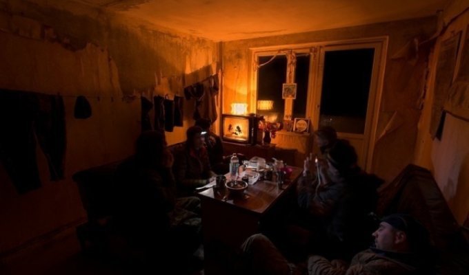 Как сталкеры обустраивают убежища в Чернобыльской зоне отчуждения (13 фото)