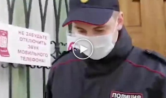 В Челябинске журналистов выгнали из храма, когда они решили проверить соблюдение режима самоизоляции